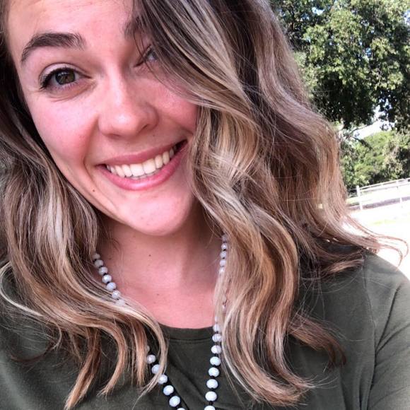 Meet your Posher, Jenni - Picture 1 of 1